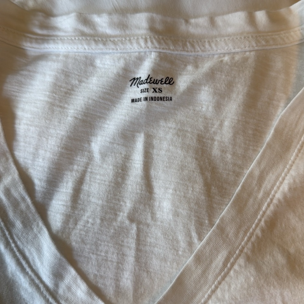 Madewell White V-Neck T-Shirt and crew neck XS - Picture 3 of 6